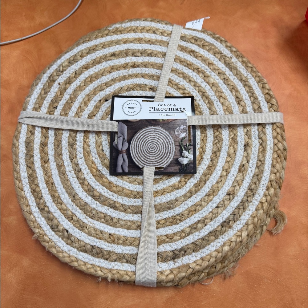 Natural Home Set of 4 Placemats - Beige and White